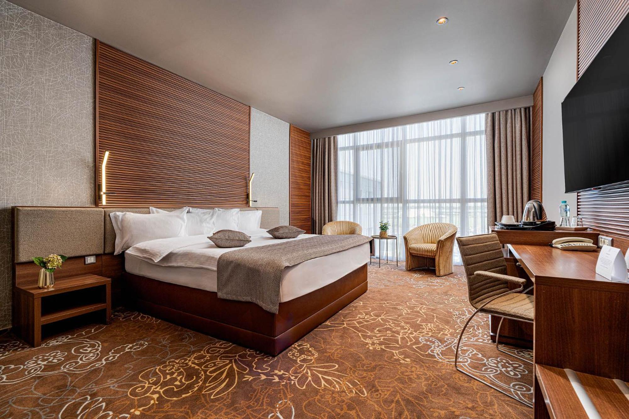 Executive Room,1742610053:JPEG